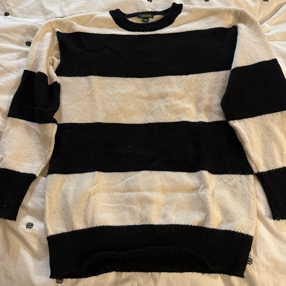 Black and white stripped sweater